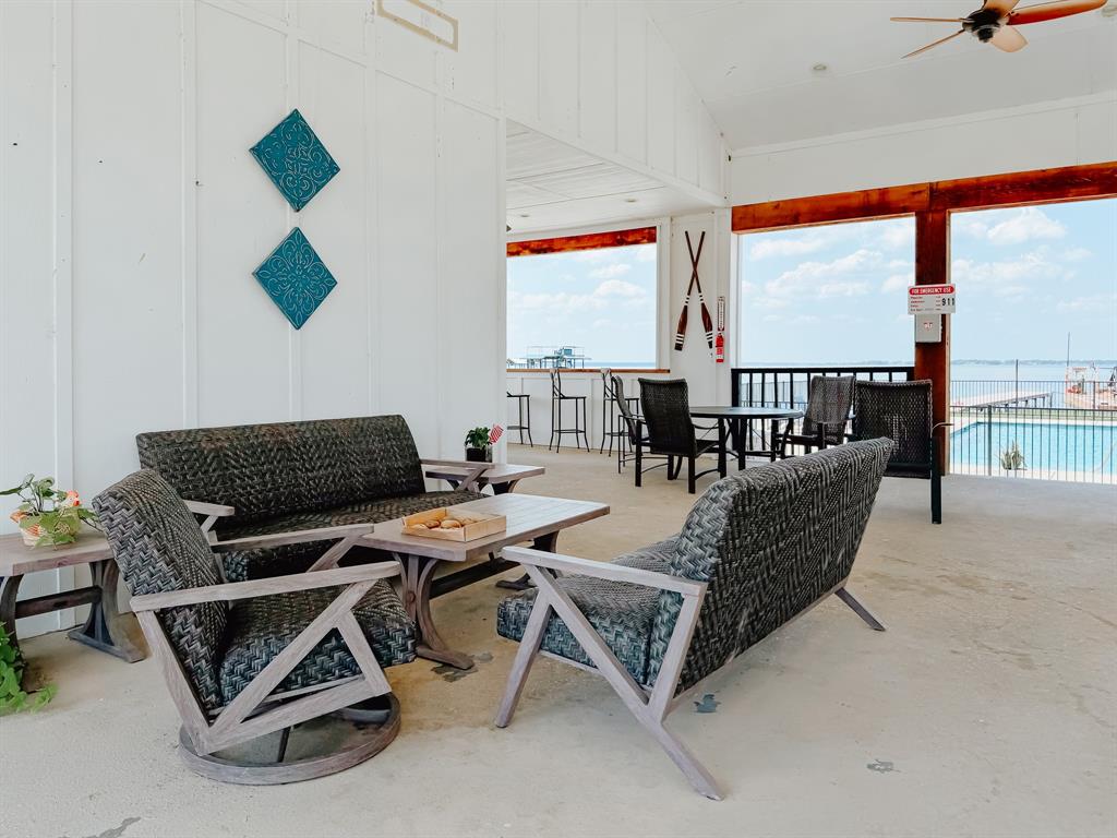 Peninsula Point - Land