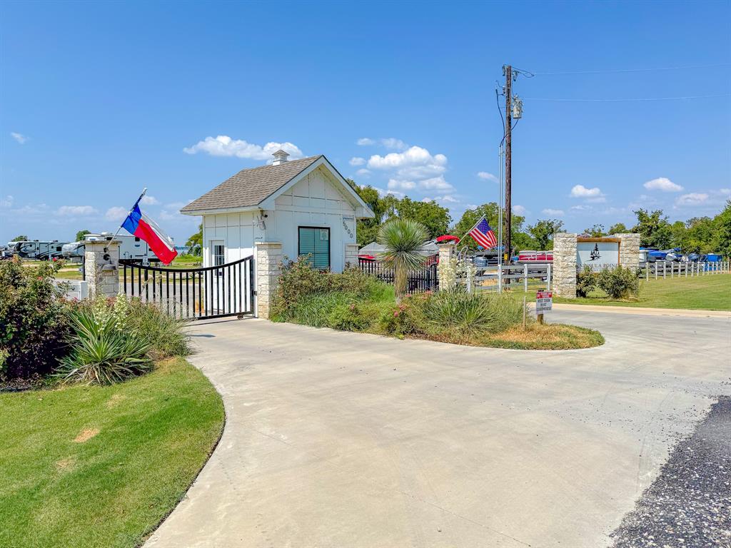 Peninsula Point - Land