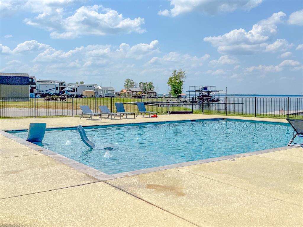 Peninsula Point - Land