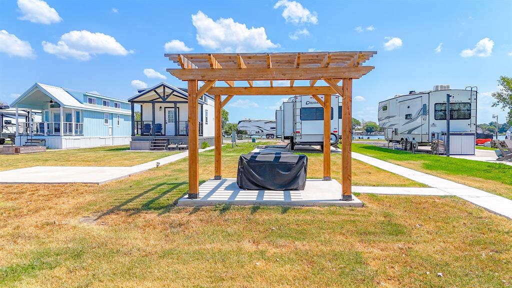 Peninsula Point - Land