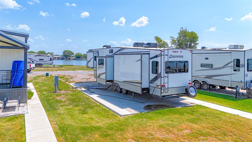 Peninsula Point - Land