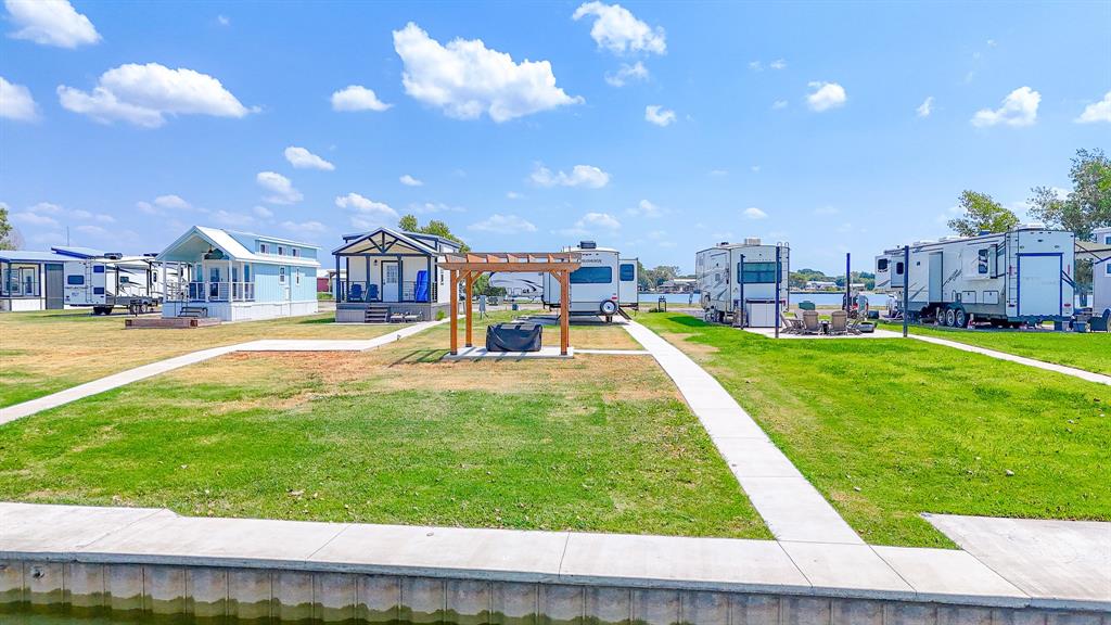 Peninsula Point - Land