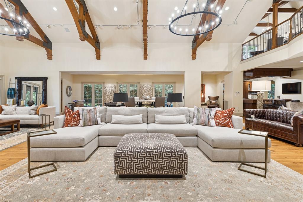 1503 Cottonwood Valley Circle N