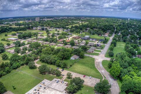 Photo of TBD Washington Street, Commerce, TX 75428 (MLS # 21281571)