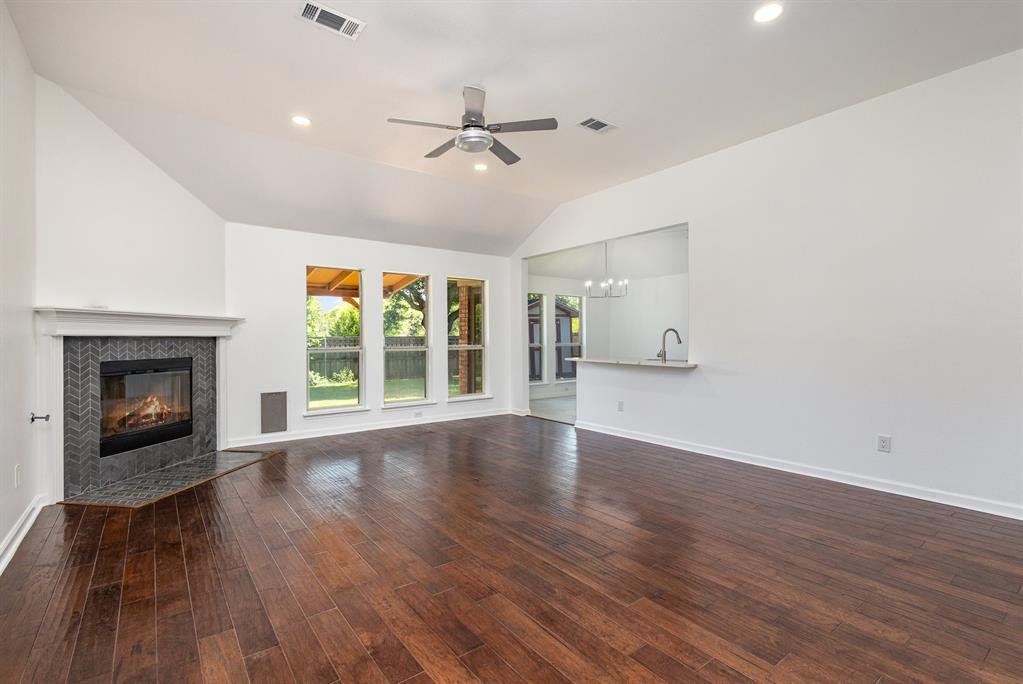 4810 Bluebird Lane