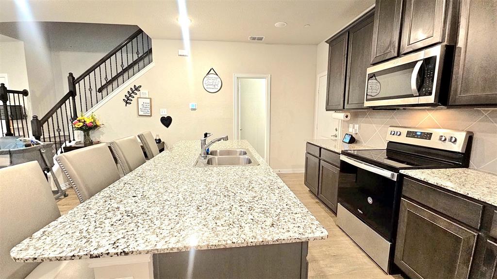 Cloverleaf - Residential Lease