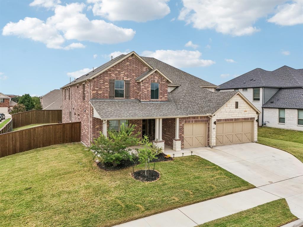 Photo of 1601 Thunderbird Drive, Fort Worth, TX 76052 (MLS # 21392073)