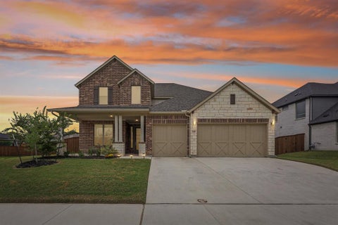 Photo of 1601 Thunderbird Drive, Fort Worth, TX 76052 (MLS # 21392073)