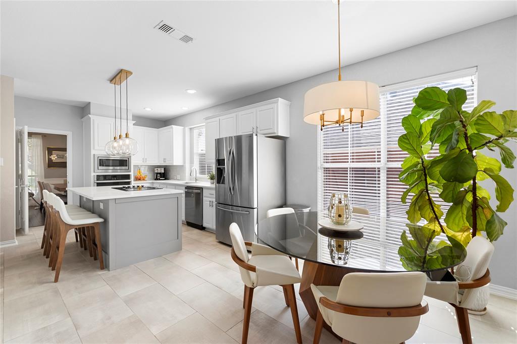 Grapevine, Texas 76051, United States, 4 Bedrooms Bedrooms, ,3 BathroomsBathrooms,Residential,Pending,42237