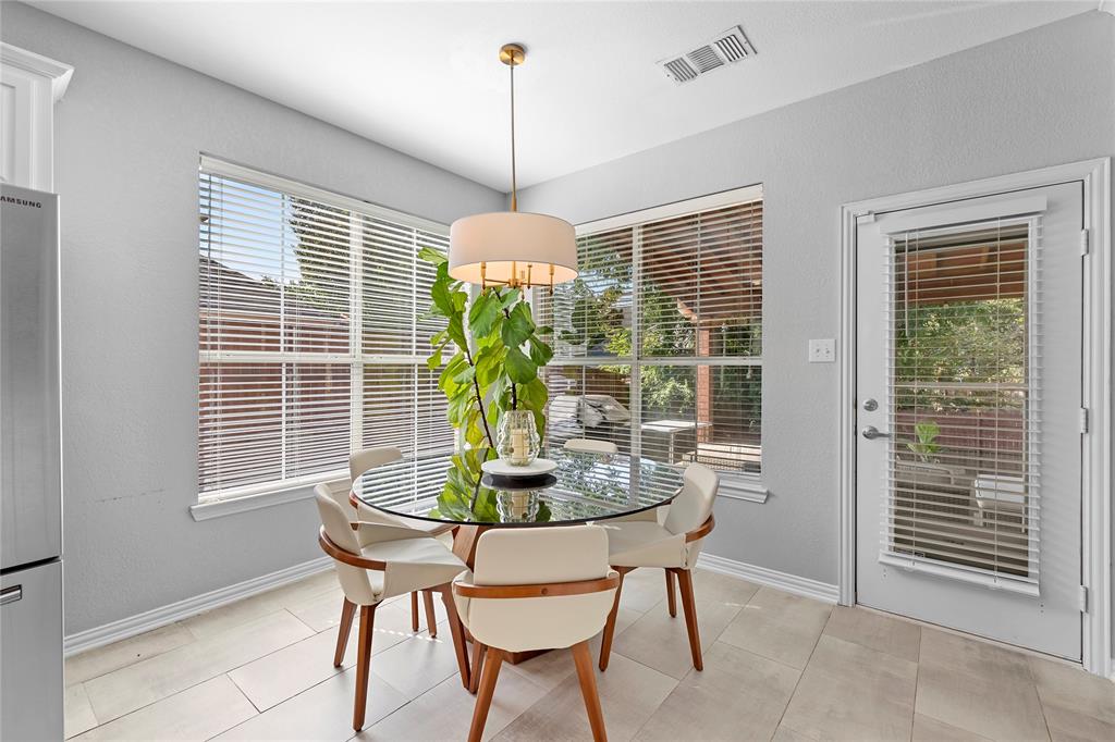 Grapevine, Texas 76051, United States, 4 Bedrooms Bedrooms, ,3 BathroomsBathrooms,Residential,Pending,42237