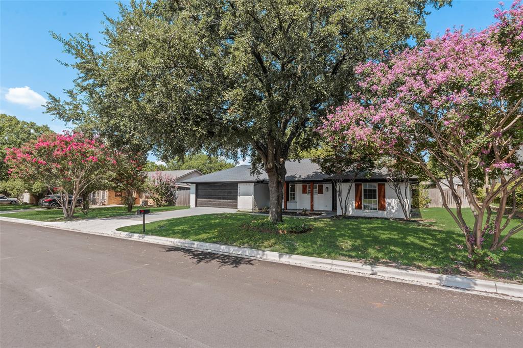 6725 Greenacres Drive