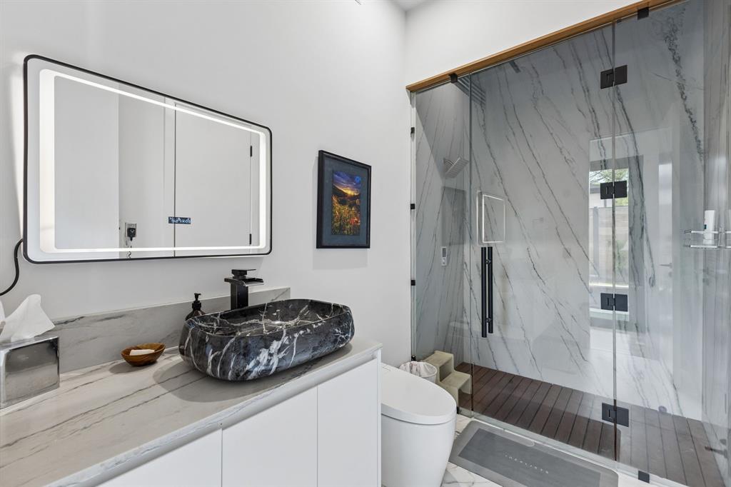 LAKE CREST - Residential