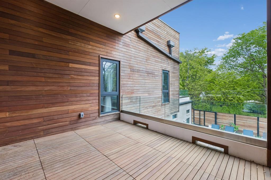 LAKE CREST - Residential