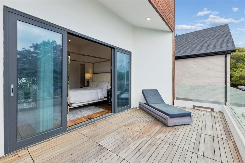 LAKE CREST - Residential