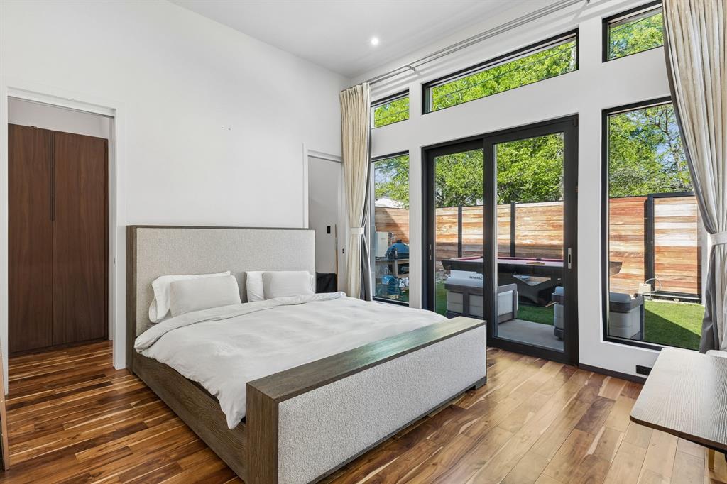 LAKE CREST - Residential