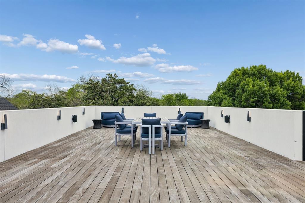 LAKE CREST - Residential