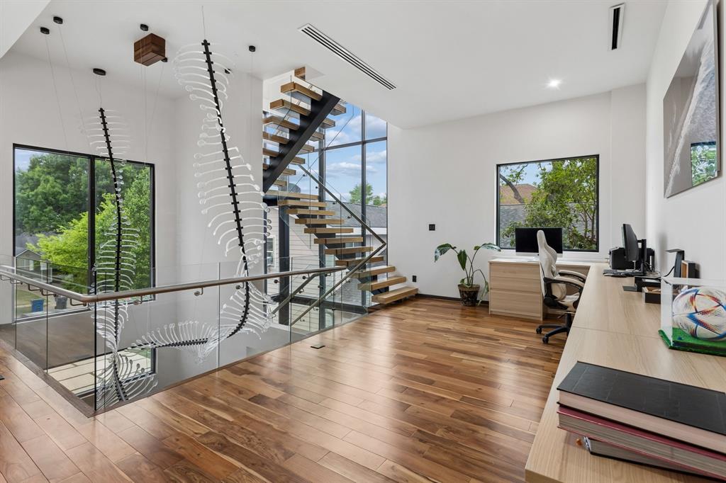 LAKE CREST - Residential