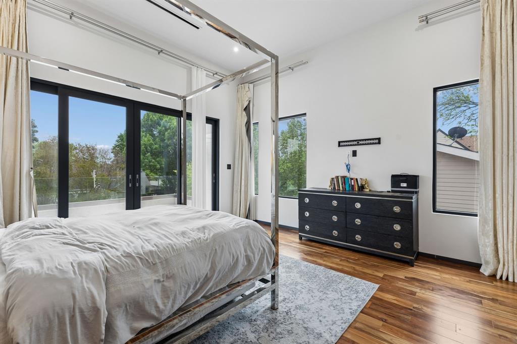 LAKE CREST - Residential