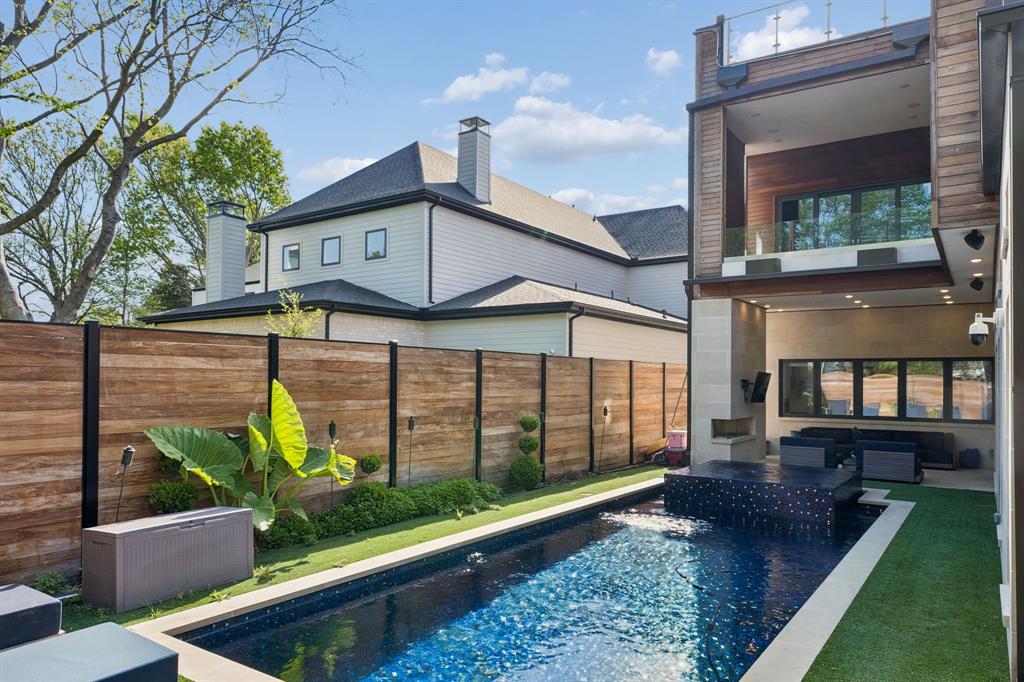 LAKE CREST - Residential