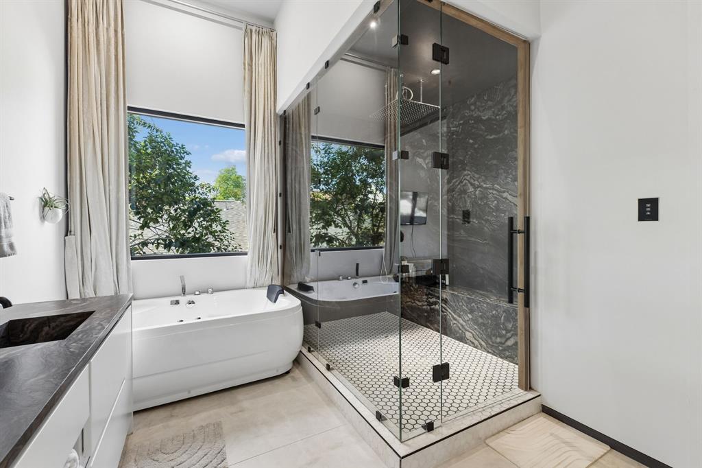 LAKE CREST - Residential