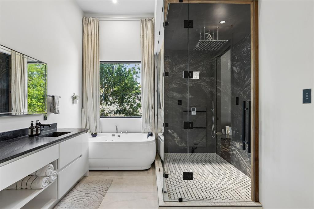 LAKE CREST - Residential