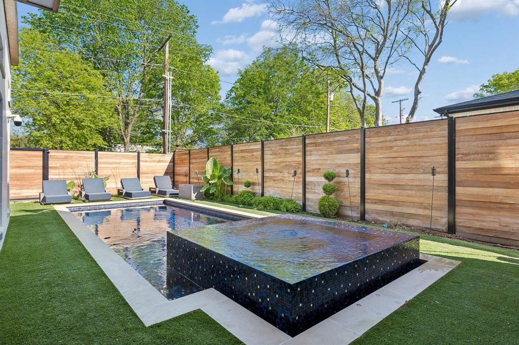 LAKE CREST - Residential