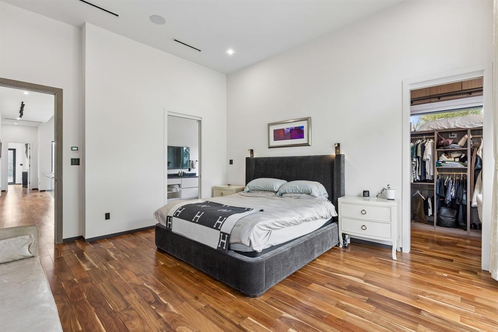 LAKE CREST - Residential