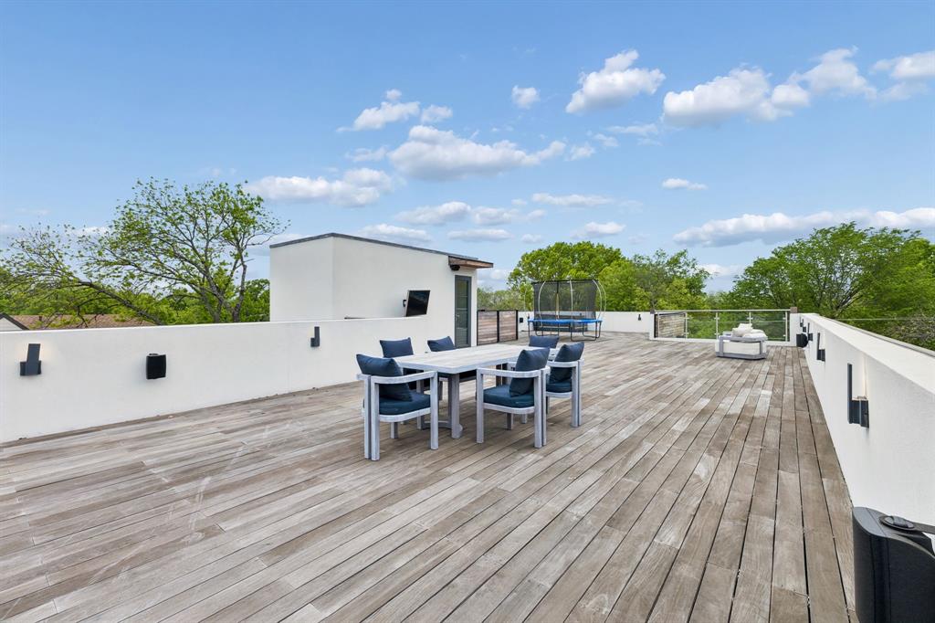 LAKE CREST - Residential