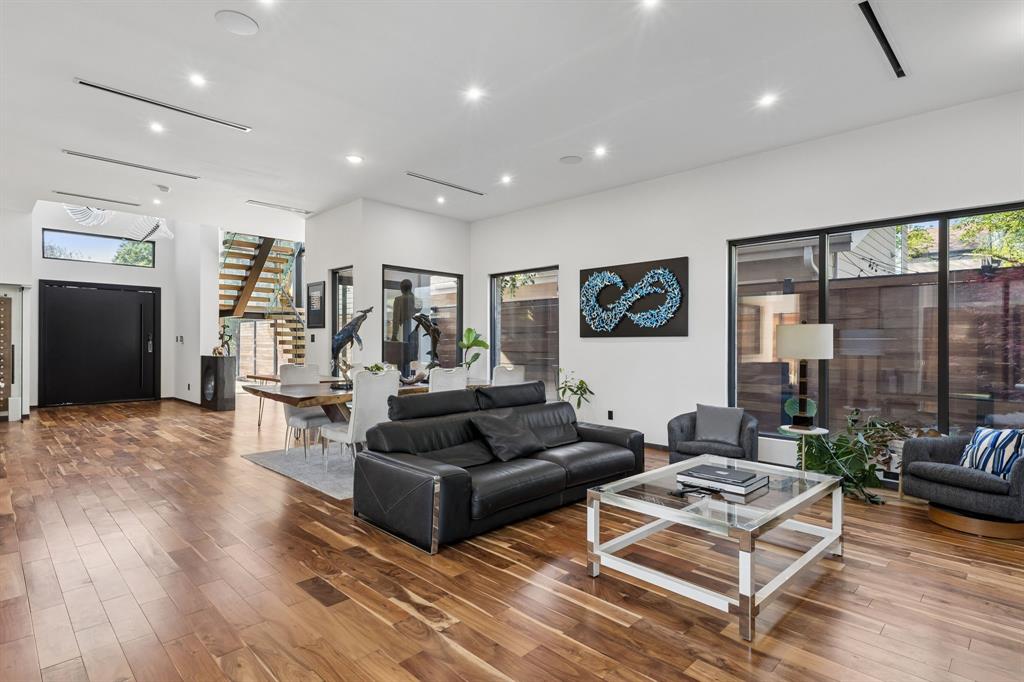 LAKE CREST - Residential