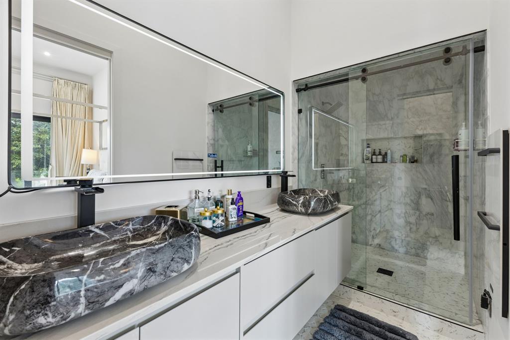 LAKE CREST - Residential