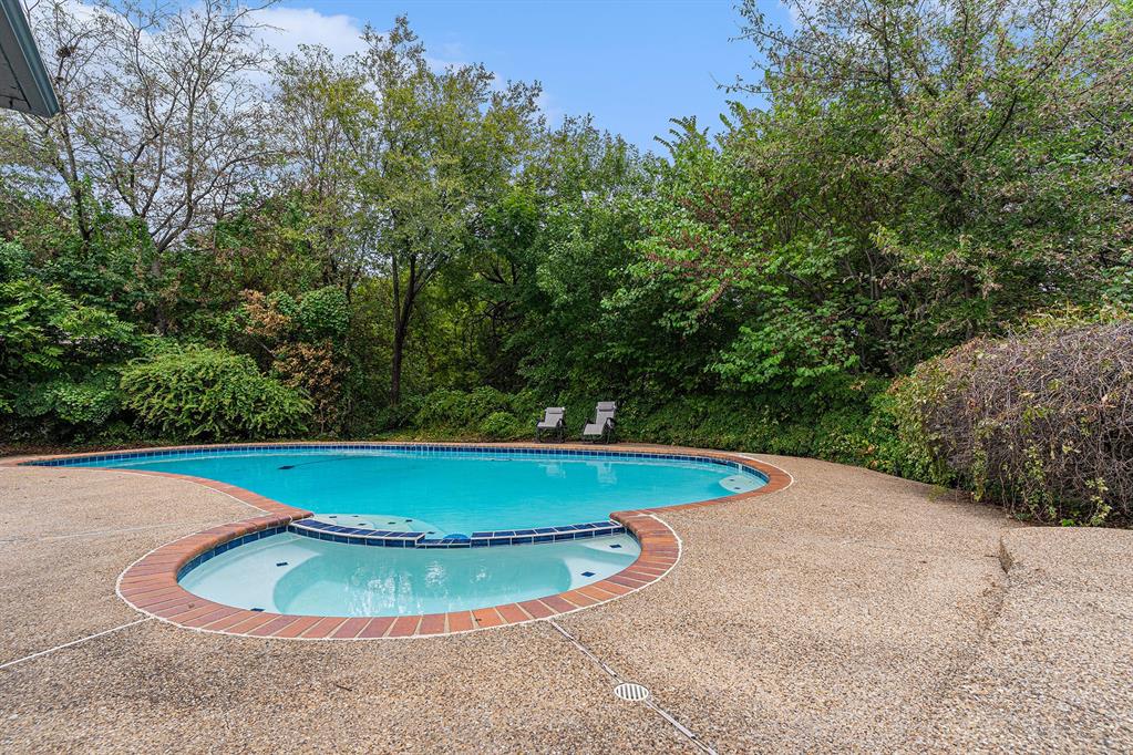 Forest Hills 01 - Residential