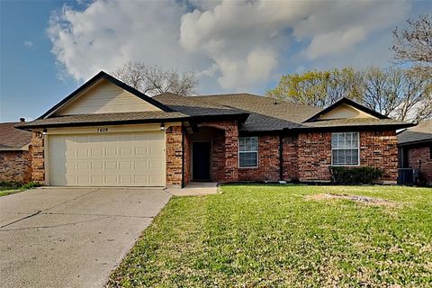 Photo of 7609 Kimberly Court, North Richland Hills, TX 76182 (MLS # 21205869)