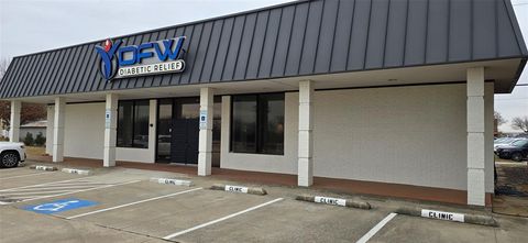 208 N Highway 377 Roanoke TX 76262