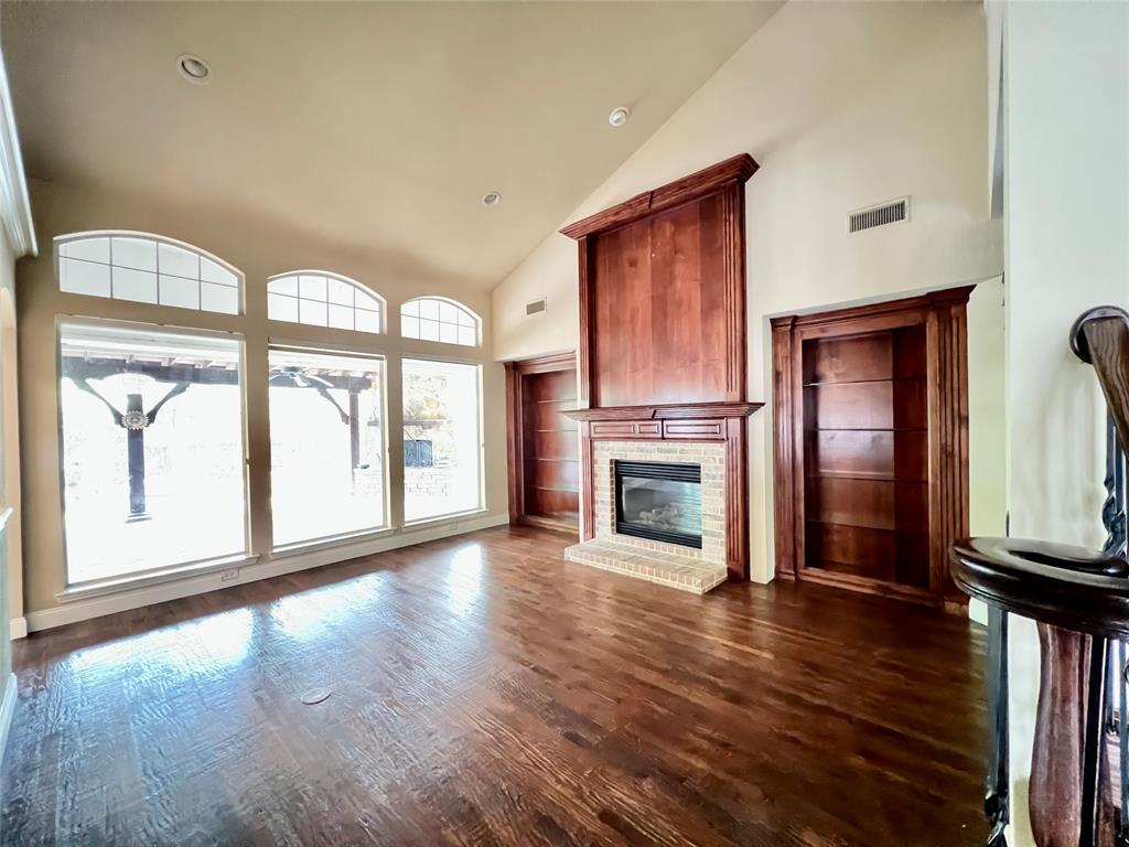 900 Autumn Court