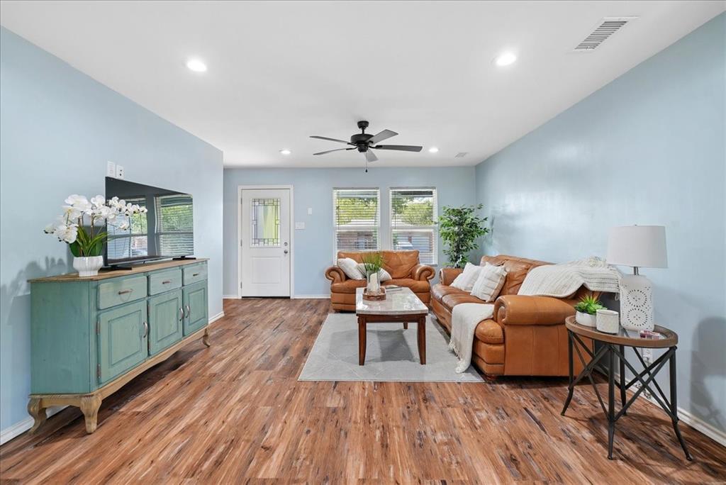 1445 Caravan Trail
