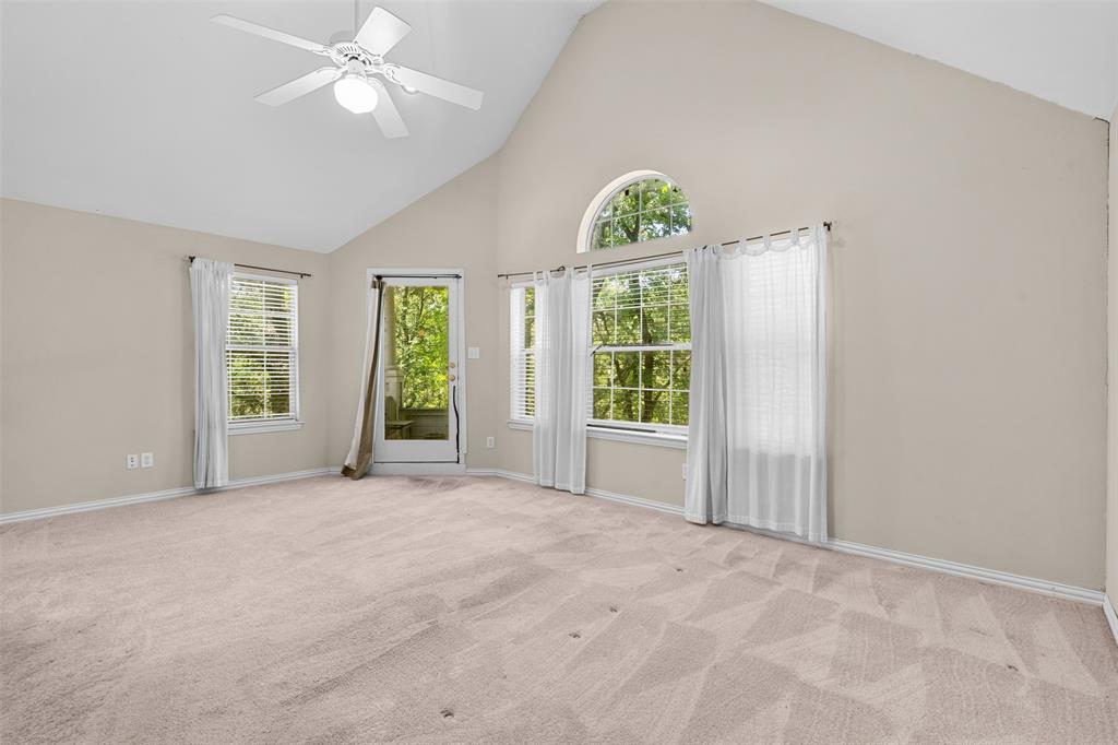 Emerald Sound At Lake Lewisvil - Residential