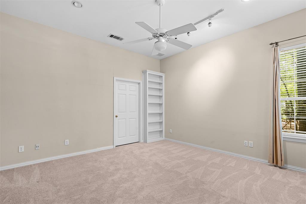 Emerald Sound At Lake Lewisvil - Residential