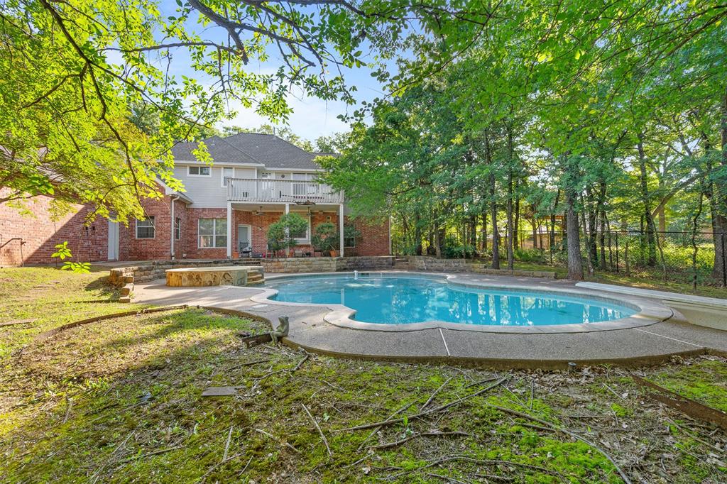 Emerald Sound At Lake Lewisvil - Residential