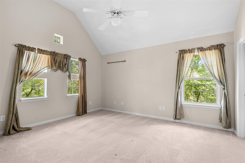 Emerald Sound At Lake Lewisvil - Residential