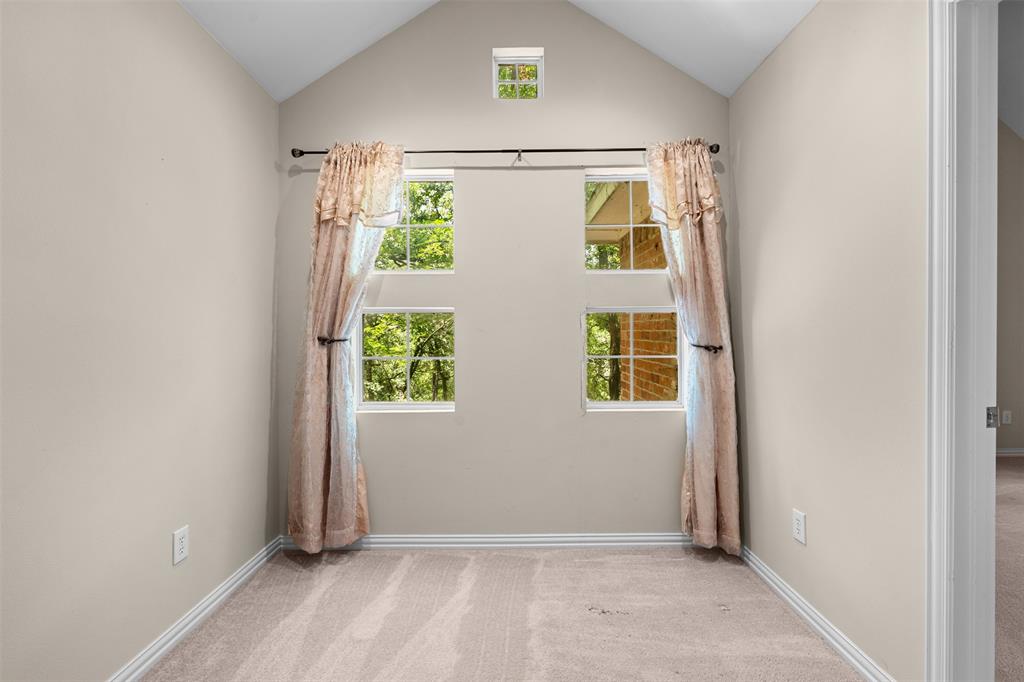 Emerald Sound At Lake Lewisvil - Residential