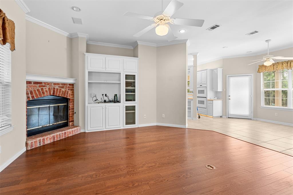 Emerald Sound At Lake Lewisvil - Residential