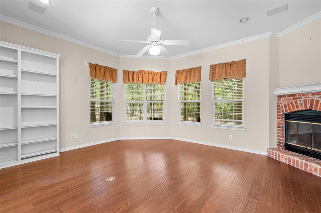 Emerald Sound At Lake Lewisvil - Residential