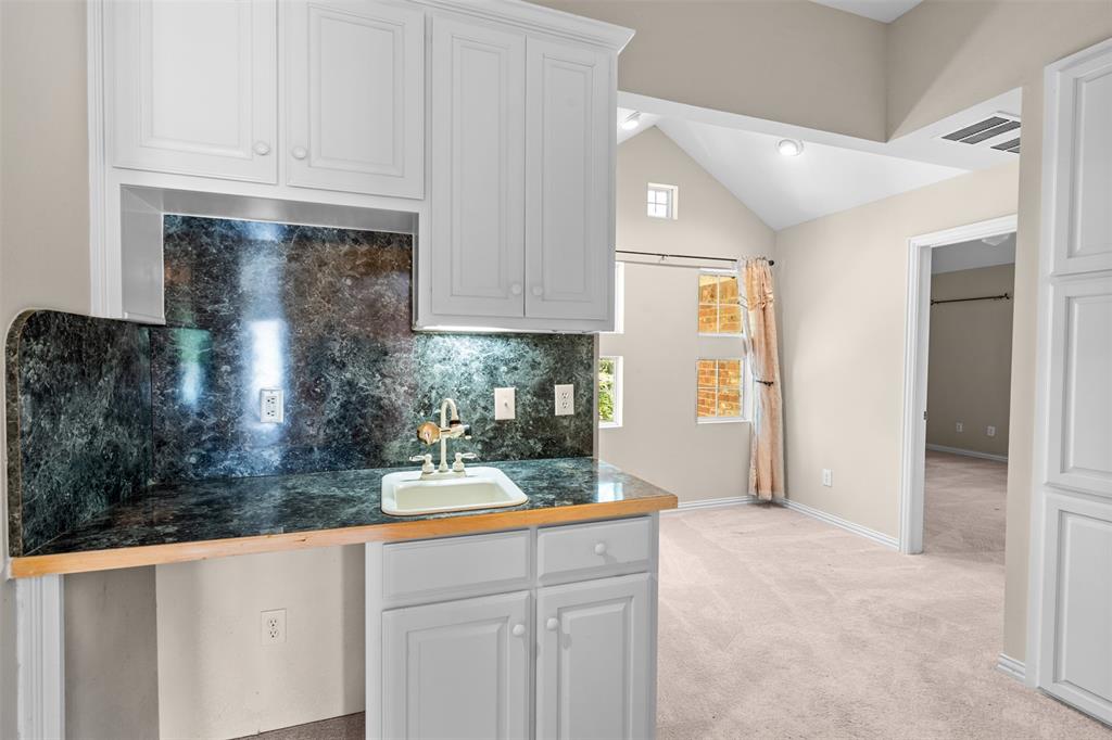 Emerald Sound At Lake Lewisvil - Residential