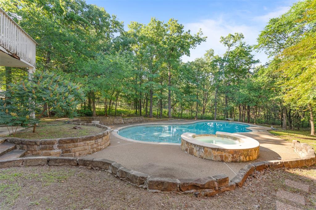 Emerald Sound At Lake Lewisvil - Residential