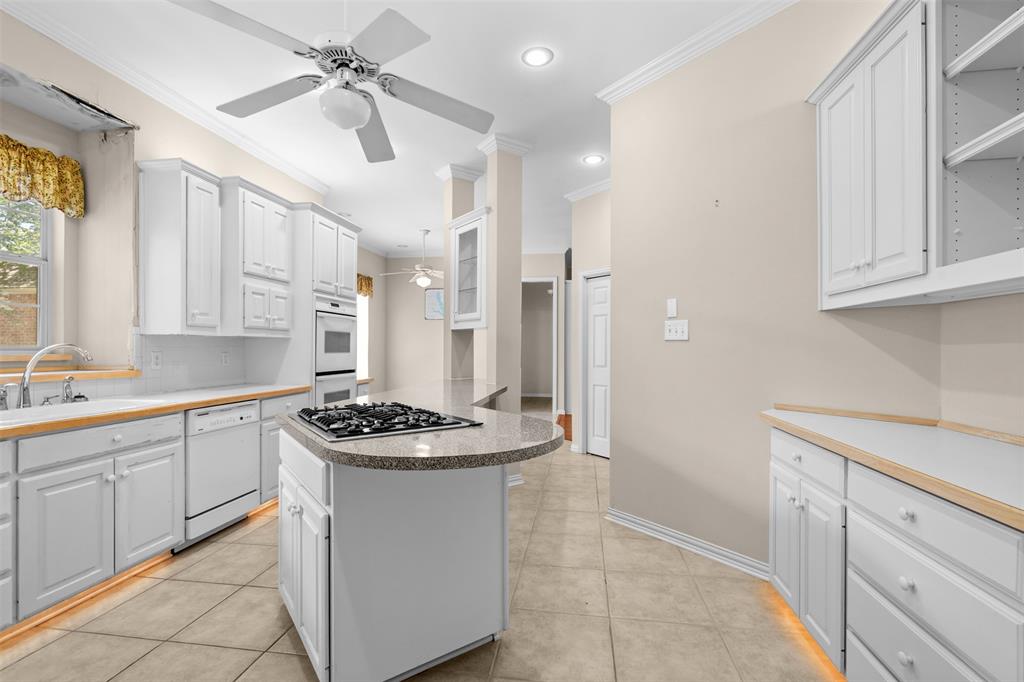 Emerald Sound At Lake Lewisvil - Residential