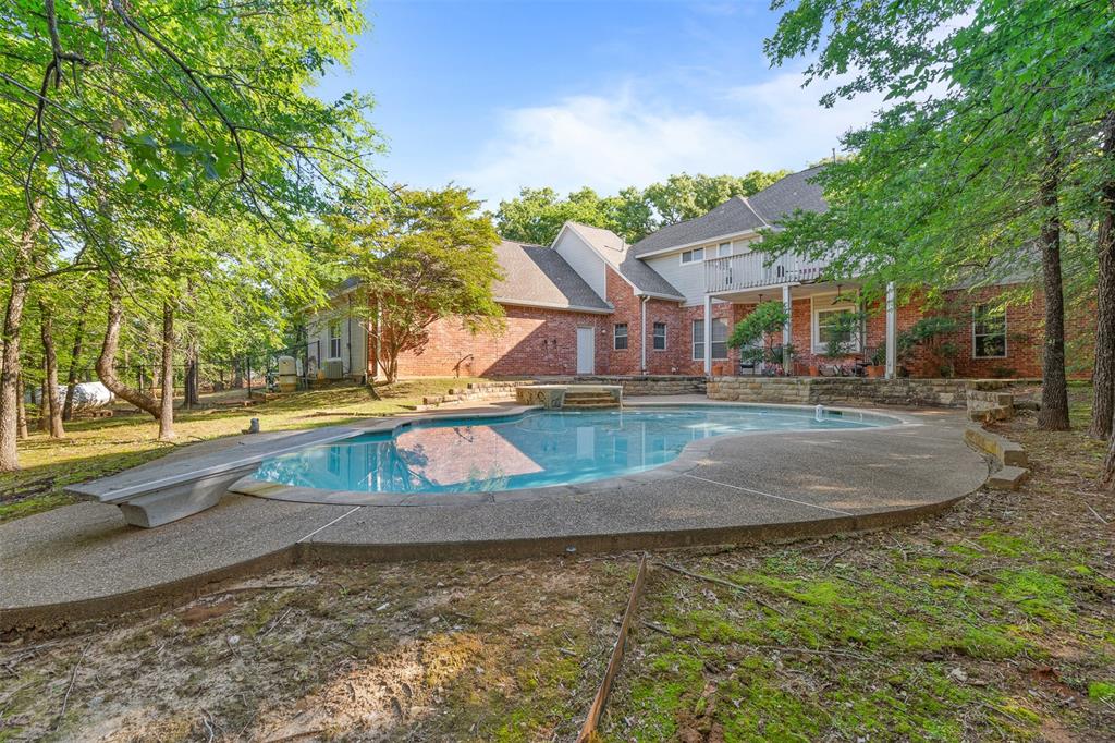 Emerald Sound At Lake Lewisvil - Residential