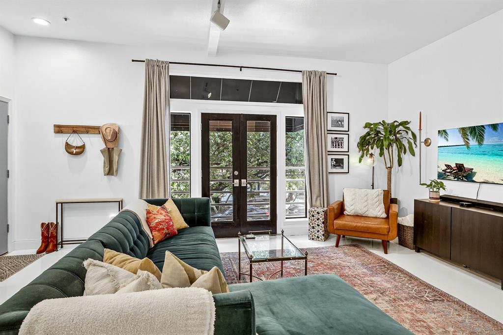 4334 Buena Vista Street B