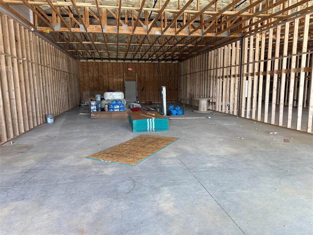 Lone Oaks Phase II - Commercial Lease