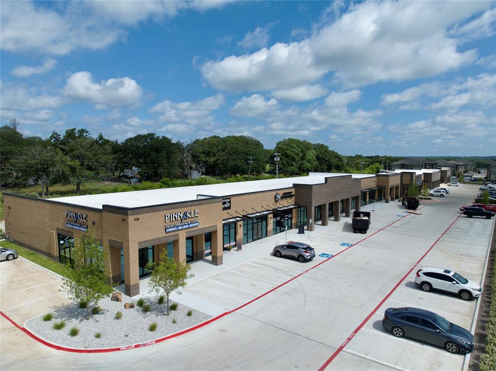 1725 Fort Worth Highway 6