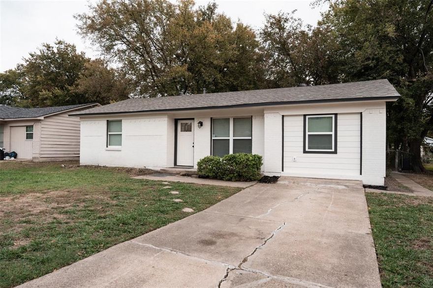 Come check out all the renovations through-out this 4 bedroom 2 bath home that includes a fully updated kitchen with quarts counter tops, new laminate wooden floors and up-to-date bathrooms that really show how beautiful this Mesquite home is. Your new home is located within minutes of all mesquite activities including rodeo, AMC, town-east mall, parks and much more Ask me how to get up to 2% off your interest rate with 0% down payment.